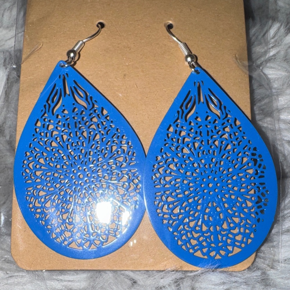 Elegant Blue Teardrop Earrings
